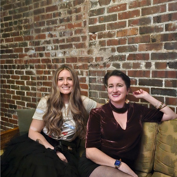 Meet your Posher, Lauren - Picture 4 of 5